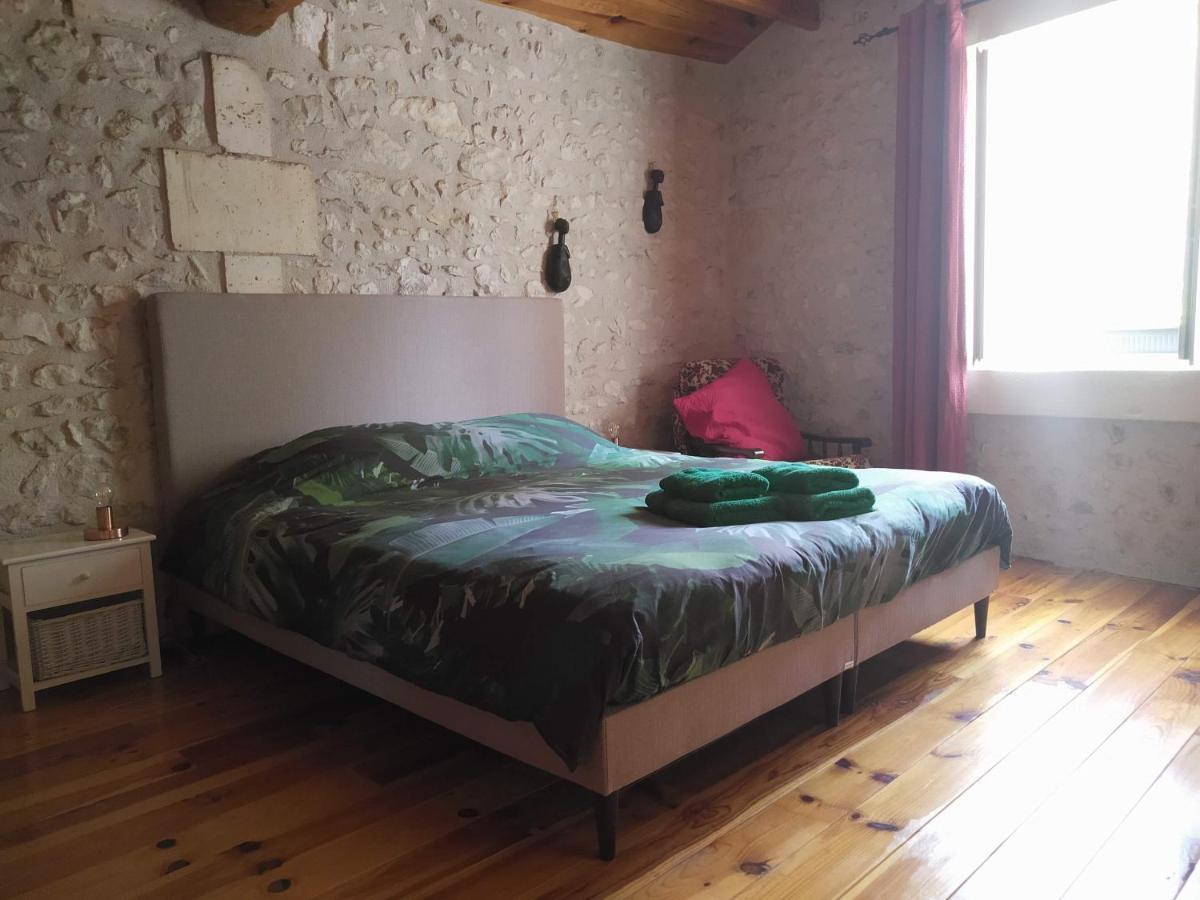 La Grange De Lucie -Chambres D'Hotes En Perigord-Dordogne Nanteuil-Auriac-de-Bourzac Kültér fotó