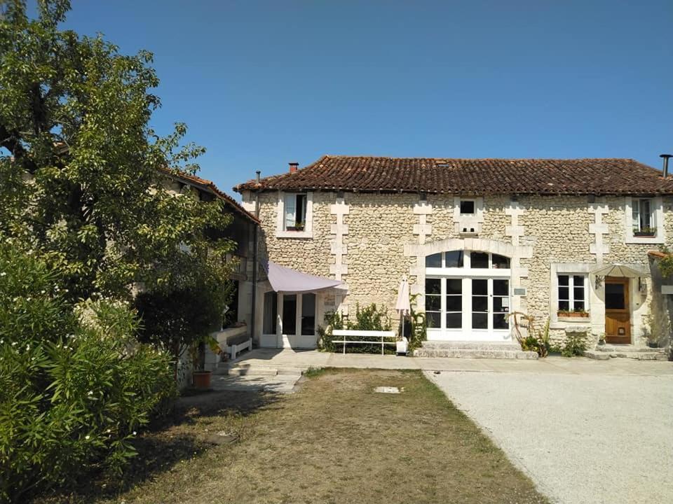 La Grange De Lucie -Chambres D'Hotes En Perigord-Dordogne Nanteuil-Auriac-de-Bourzac Kültér fotó
