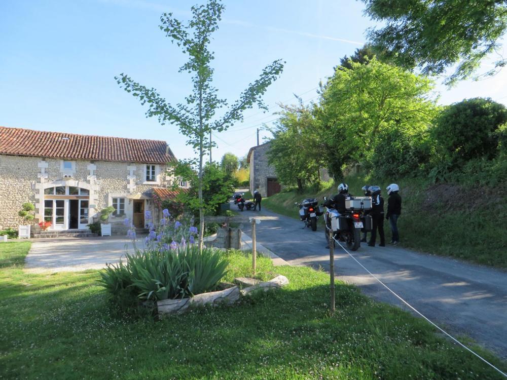 La Grange De Lucie -Chambres D'Hotes En Perigord-Dordogne Nanteuil-Auriac-de-Bourzac Kültér fotó